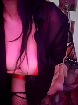 Snapshot of Zeina2024 chatting on December 2025 09:22:01 PM Zeina2024 online show from December 2025 09:22:01 PM