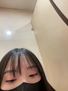 Snapshot of Asia-Lynn chatting on April 2026 11:07:02 AM Asia-Lynn online show from April 2026 11:07:02 AM