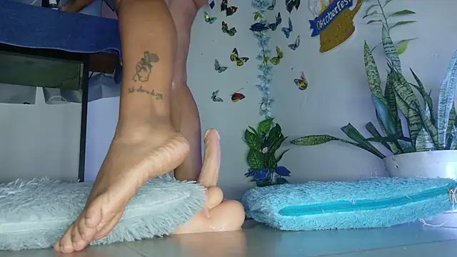 lucy hairypussy83 online show from September 2025 02:33:01 PM