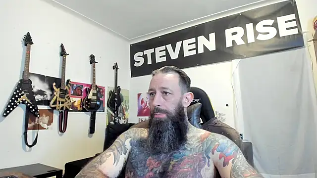 Snapshot of StevenRiseNYC chatting on April 2026 01:41:02 PM StevenRiseNYC online show from April 2026 01:41:02 PM