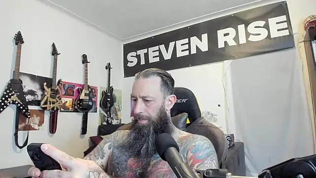 Snapshot of StevenRiseNYC chatting on April 2026 01:26:02 PM StevenRiseNYC online show from April 2026 01:26:02 PM