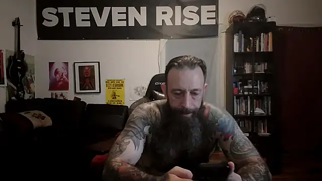 Snapshot of StevenRiseNYC chatting on May 2026 12:27:02 AM StevenRiseNYC online show from May 2026 12:27:02 AM