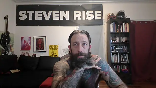 Snapshot of StevenRiseNYC chatting on May 2026 10:45:01 AM StevenRiseNYC online show from May 2026 10:45:01 AM