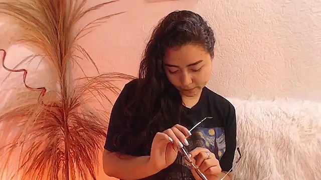  Kim  M online show from April 2026 01:49:01 PM