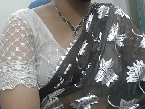 Snapshot of Lovely_Siri_23 chatting on May 2026 10:37:02 PM Lovely Siri 23 online show from May 2026 10:37:02 PM