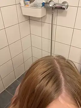 Snapshot of lilleambi chatting on February 2025 03:23:02 AM lilleambi online show from February 2025 03:23:02 AM