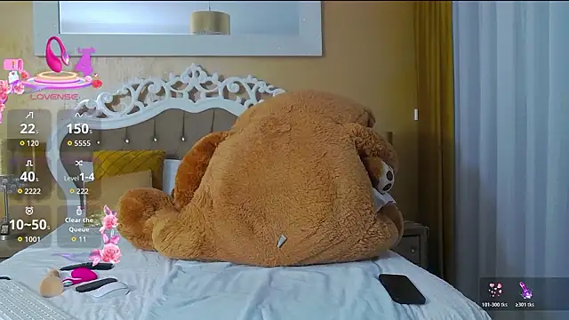 GoldenCaroline online show from March 2026 11:29:02 AM