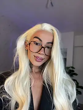 Miss sagitario online show from April 2026 12:28:02 PM