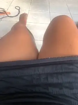 loiradiva29 online show from April 2026 06:49:02 PM