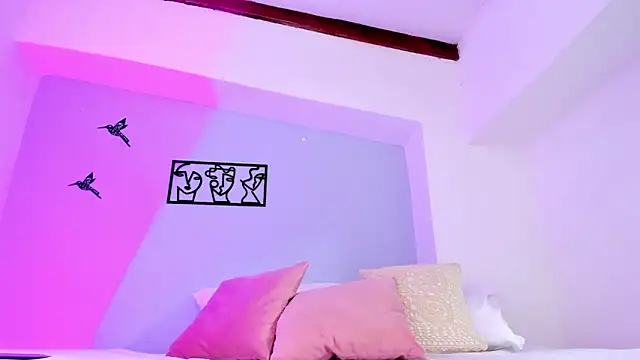 Laura Torres18 online show from February 2025 08:45:01 PM