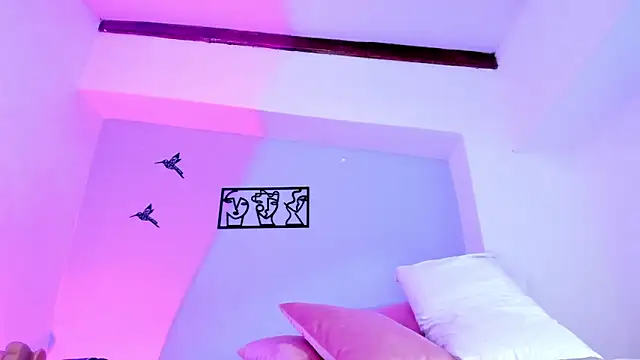 Laura Torres18 online show from February 2025 12:26:01 AM