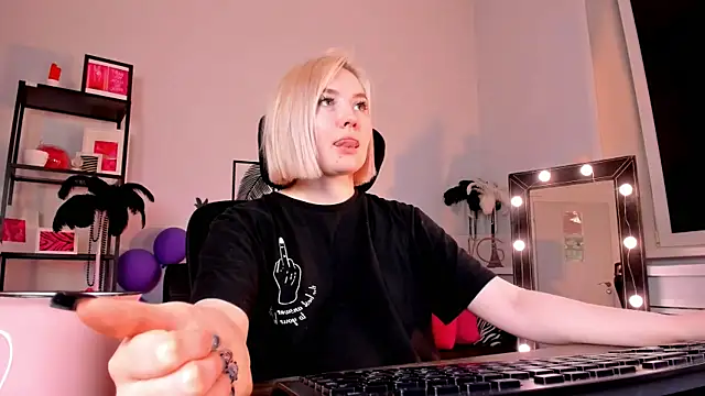 ReiYosimoto online show from January 2025 02:33:02 PM