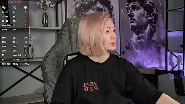 ReiYosimoto online show from November 2025 03:35:01 PM