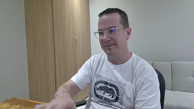 BrettJ81 online show from November 2025 02:49:02 PM