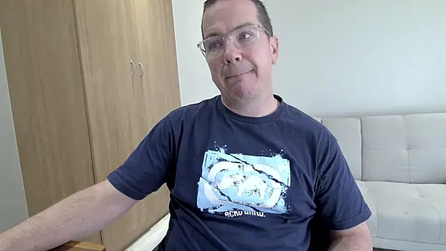 BrettJ81 online show from April 2026 01:56:01 PM