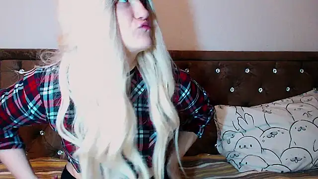 Snapshot of Sara4uu chatting on November 2025 12:36:01 AM Sara4uu online show from November 2025 12:36:01 AM