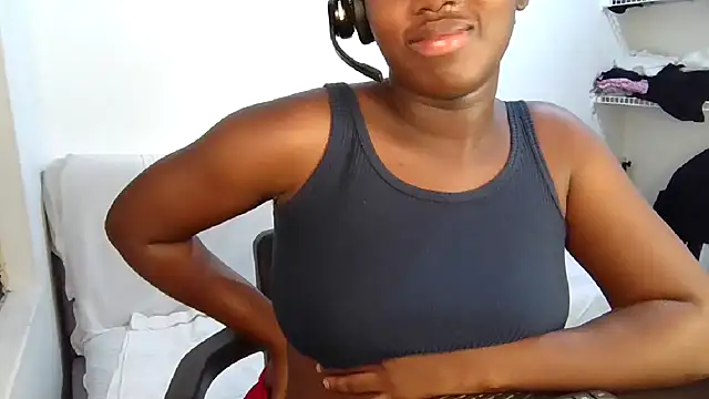 Snapshot of Ashaichious chatting on February 2025 04:37:01 AM Ashaichious online show from February 2025 04:37:01 AM