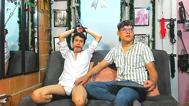 Snapshot of dom2travelersss chatting on January 2025 02:14:02 PM dom2travelersss online show from January 2025 02:14:02 PM