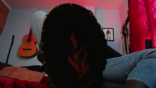 Snapshot of dom2travelersss chatting on September 2025 09:06:02 PM dom2travelersss online show from September 2025 09:06:02 PM