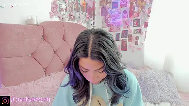 natalie jaensen online show from March 2025 05:57:01 PM