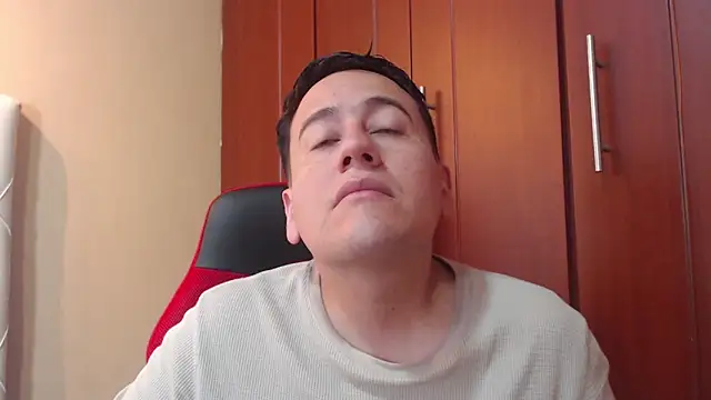 Snapshot of oliver_price1 chatting on December 2024 11:00:01 PM oliver price1 online show from December 2024 11:00:01 PM