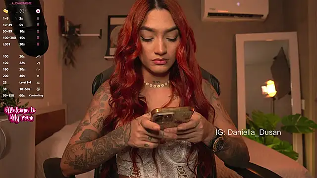 DaniDusan  online show from December 2024 09:06:02 PM