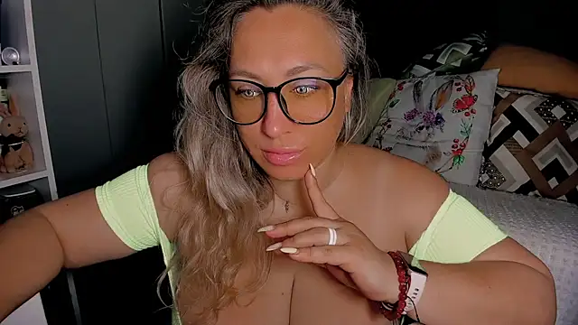 Snapshot of CumOnMy_Tits chatting on July 2026 02:07:01 AM CumOnMy Tits online show from July 2026 02:07:01 AM