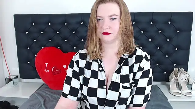 LaraDream online show from February 2025 07:02:01 PM