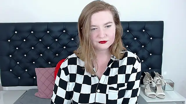 LaraDream online show from February 2025 07:10:02 PM