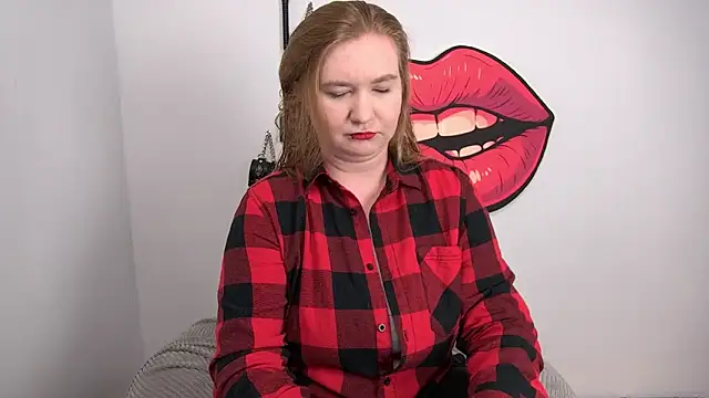 LaraDream online show from September 2025 03:01:02 PM