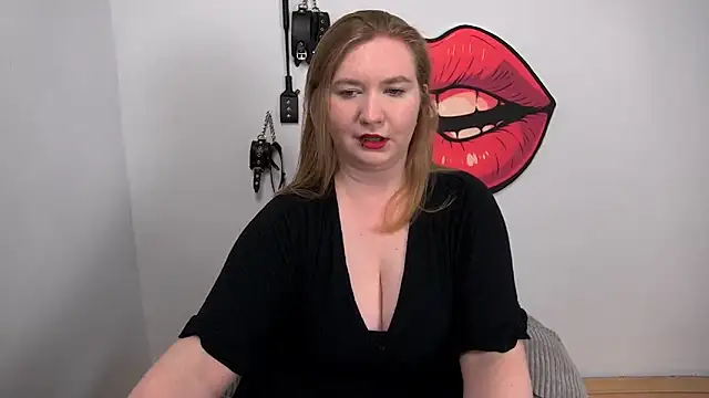 LaraDream online show from September 2025 11:43:01 AM